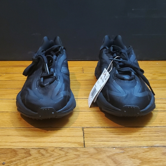 Adidas ozweego pure triple black men\'s sz 9.5
